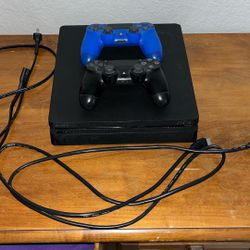 PS4 With 2 Controllers 