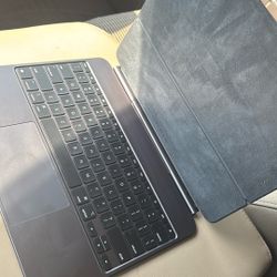 iPad 13 Inch Apple Magic Keyboard 