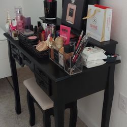 Huge Makeup Vanity Set With Chair