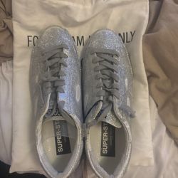Golden Goose superstar (size 10)