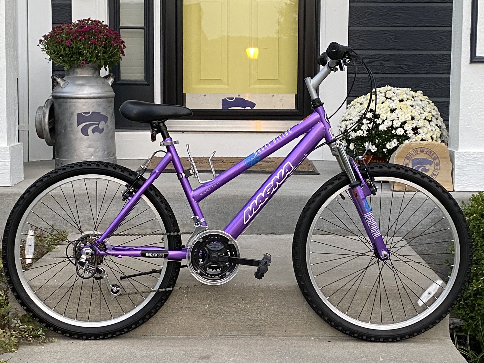 Magna “”Great Divide” Girls 24-inch Mountain Bike