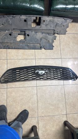 Ford mustang grill 2015 to 2017