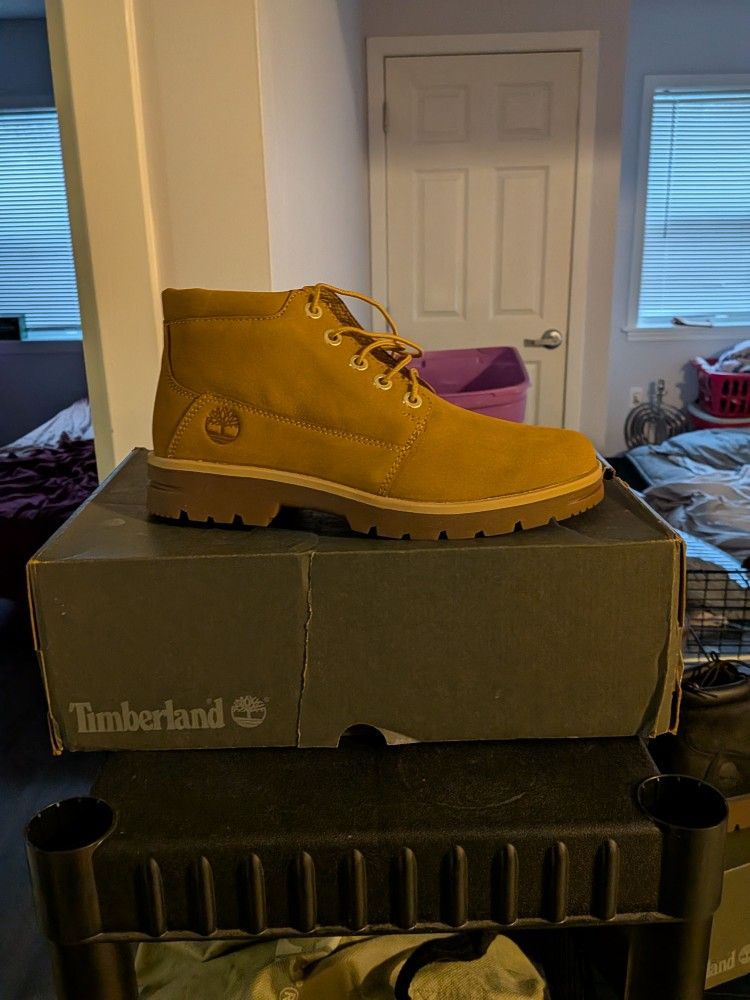TIMBERLAND BOOTS. SIZE. 7.5 IN MENS