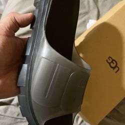 110$$ 3 Brand New Pair Ugg Slippers 1 Sz 7w And 2 Sz 8w