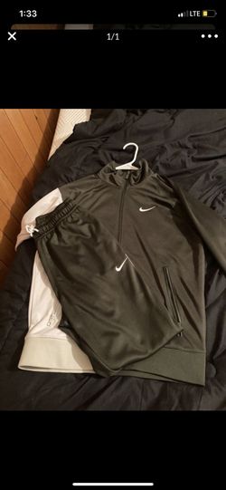 Nike jogger suit