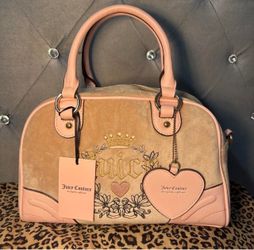 Brand new Juicy Couture Heritage Bowlers bag in the beautiful Café/beige & pink color 💕