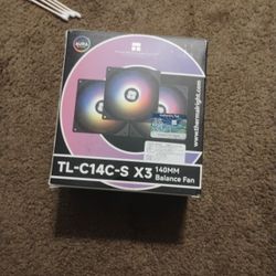 Thermalright Fans And Fan Hub(READ DESCRIPTION)