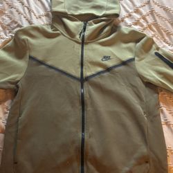 Nike Tech Green