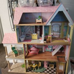 Beutifull Doll House 