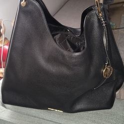 XL MICHAEL KORS BLACK PURSE