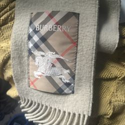 Burberry grey scarf