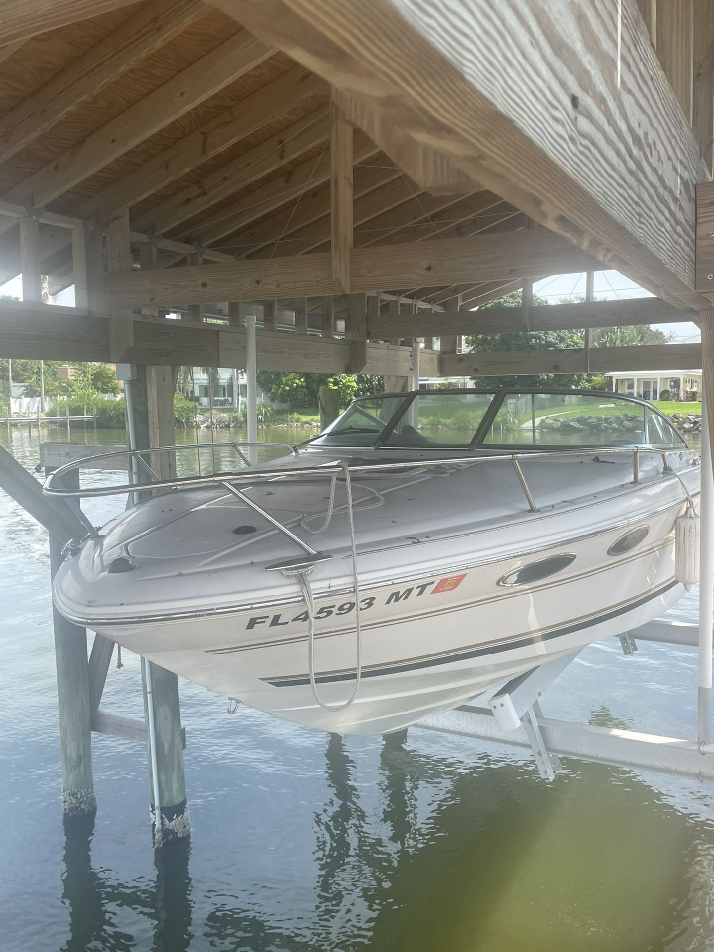 2001 Searay 230 Overnighter