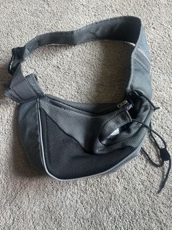 Pet travel carrier sling bag for cats and small dogs
