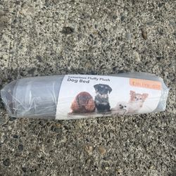 JOLLYVOGUE Luxurious Fluffy Plush Dog Bed — Brand New, Never Used