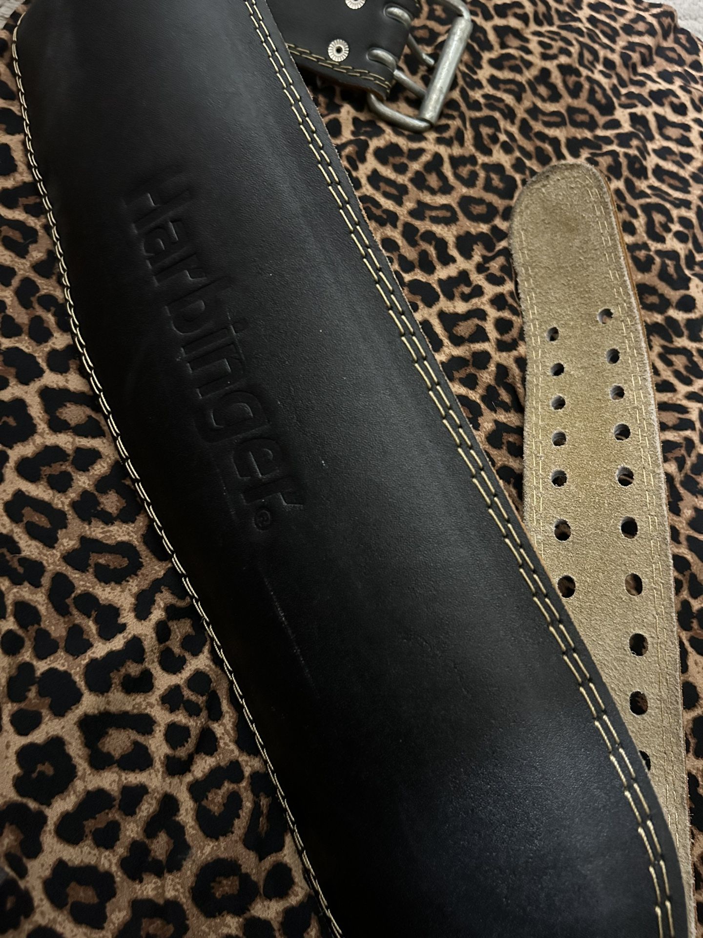 weightlifting belt
