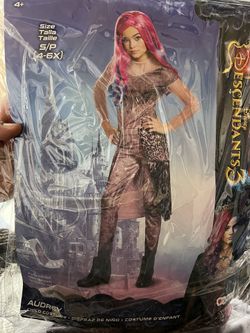 Audrey “descendants 3”