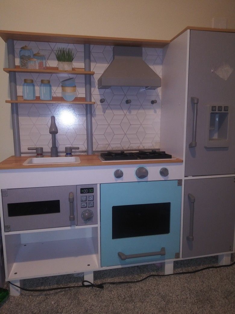 Play Kitchen