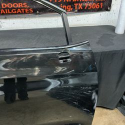 CHRYSLER PACIFICA 2017-2026 RH FRONT DOOR SHELL OEM