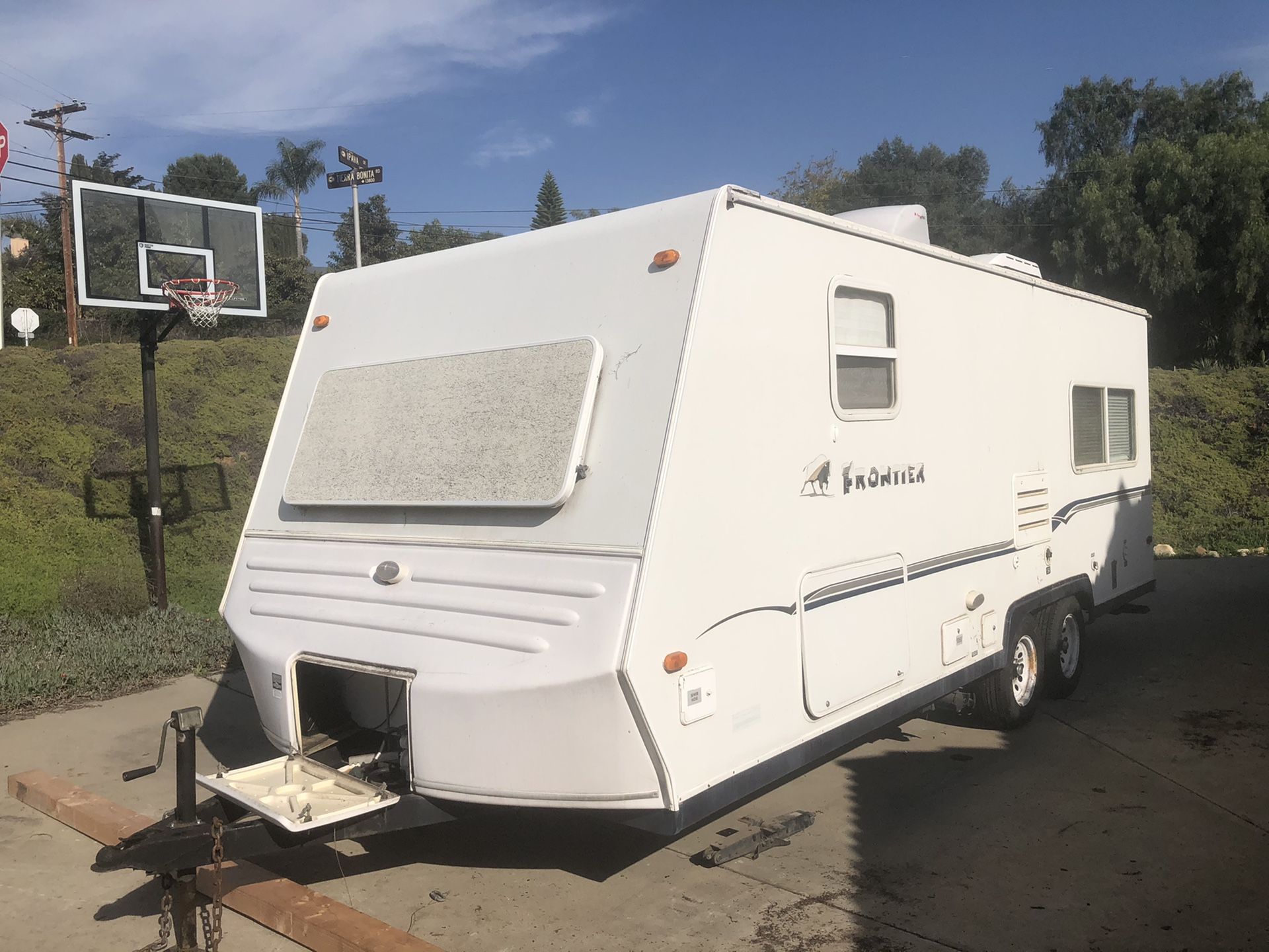 2002 Keystone Frontier 2205 Travel trailer