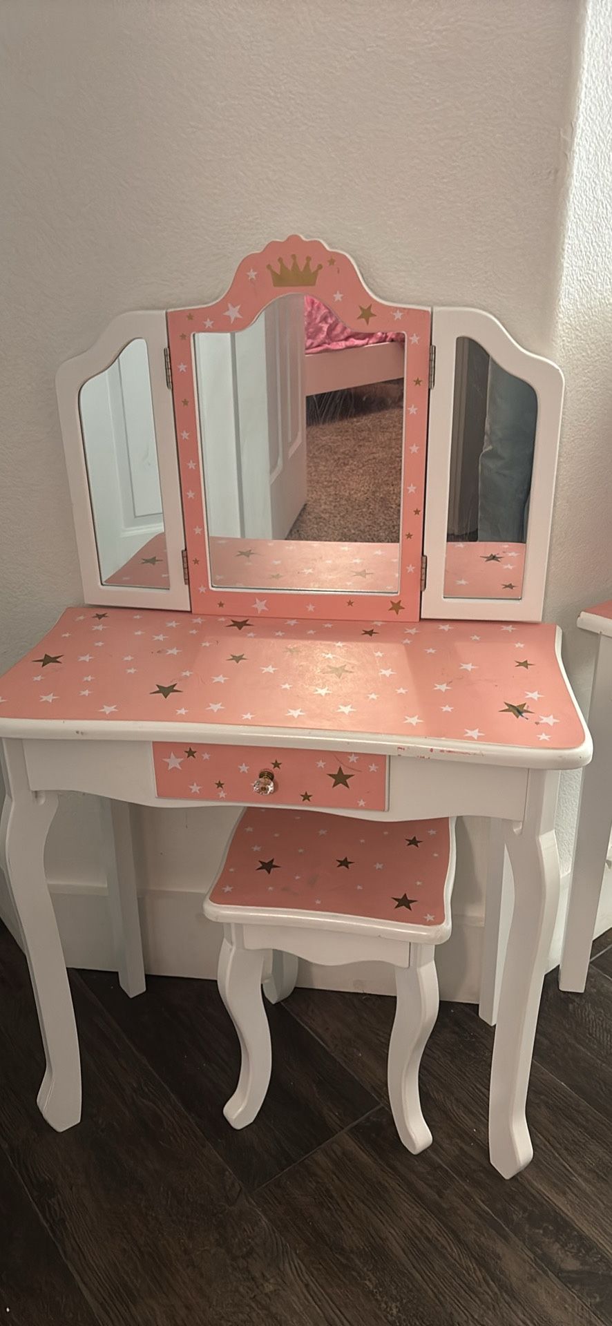 Girls Vanity