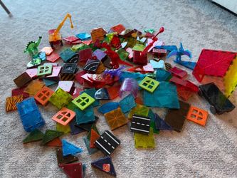 +200 piece Magna Tiles Building Set with Accessories