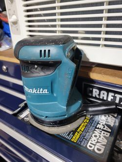 Makita 18v sander