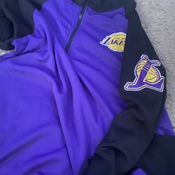 Lakers Long Sleeve Size Small 