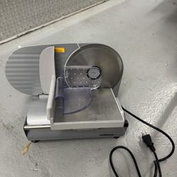 Meat screding machine