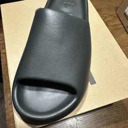 Yeezy Slides 