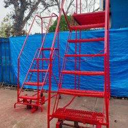 7 Step Rolling Ladder