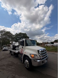 2015 HINO 268