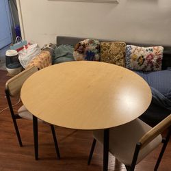 Inside Weather Table And Chairs