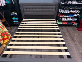 Modern Gray Upholstered queen Bed Frame with Tufted Headboard – Excellent Condition