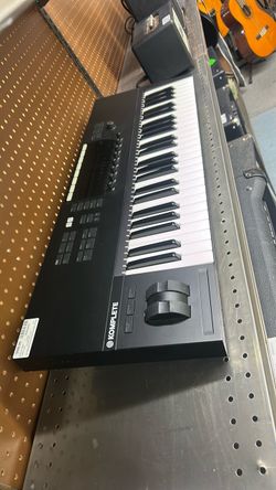 Komplete kontrol S49 MK2