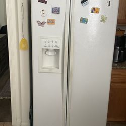 GE Fridge 