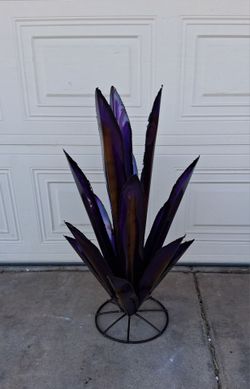 Large Metal Agave Outdoor Plant (30 in tall)