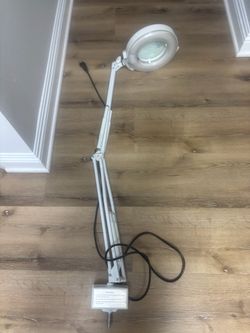 Magnify-lamp
