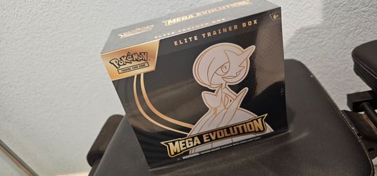 Pokemon Cards: Mega Evolution Elite Trainer Box  Mega Gardevoir