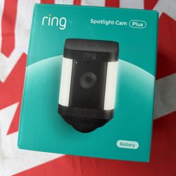 Ring - Spotlight Cam Plus Outdoor/Indoor Wireless 1080p Battery Surveillance Camera - Black