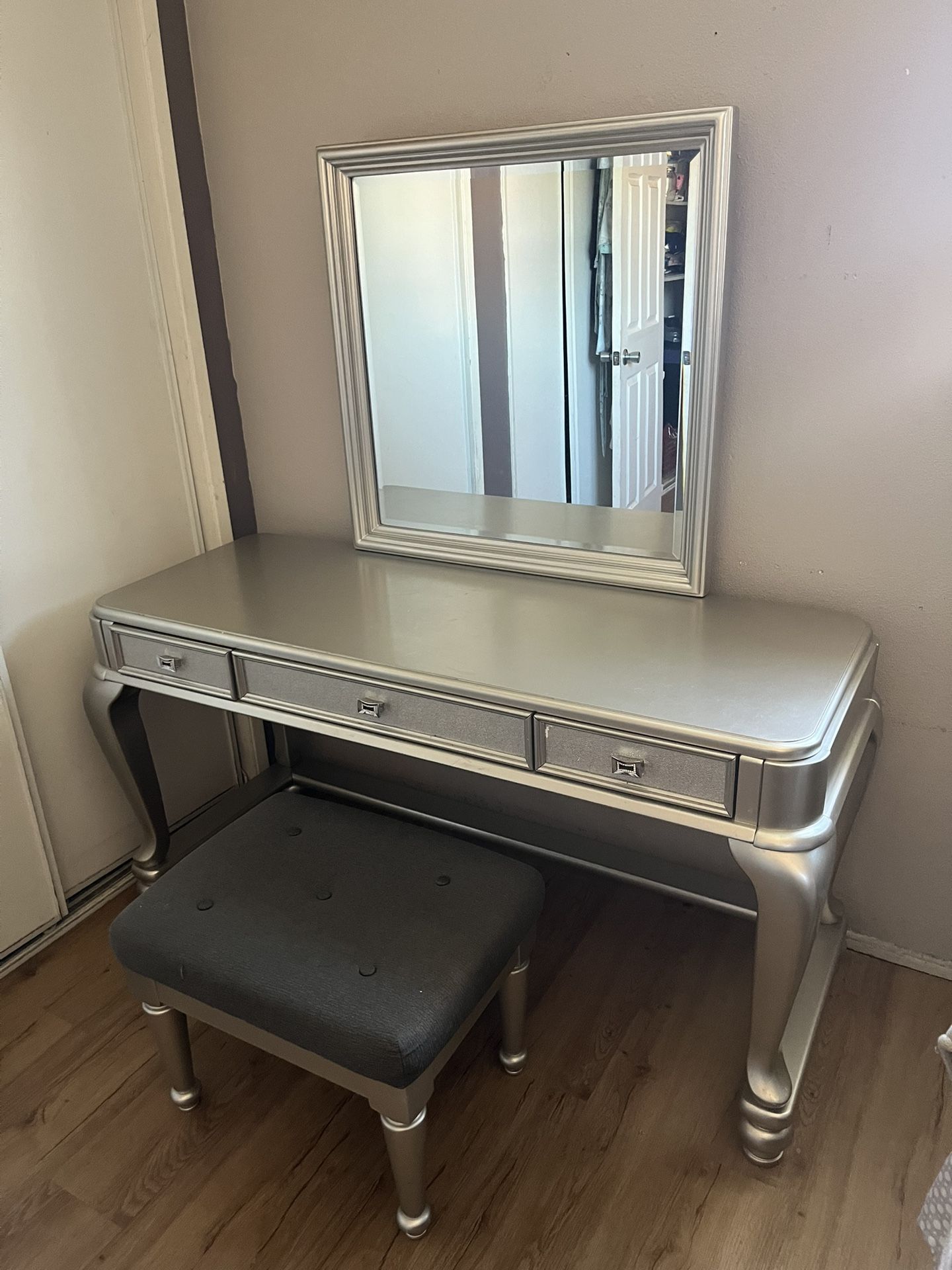 Makeup Vanity