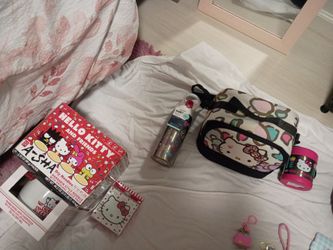 Hello Kitty Bundle – Bag, Bottle, Noodles & More
