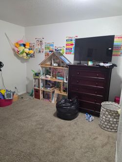 Dresser with full size bed frame