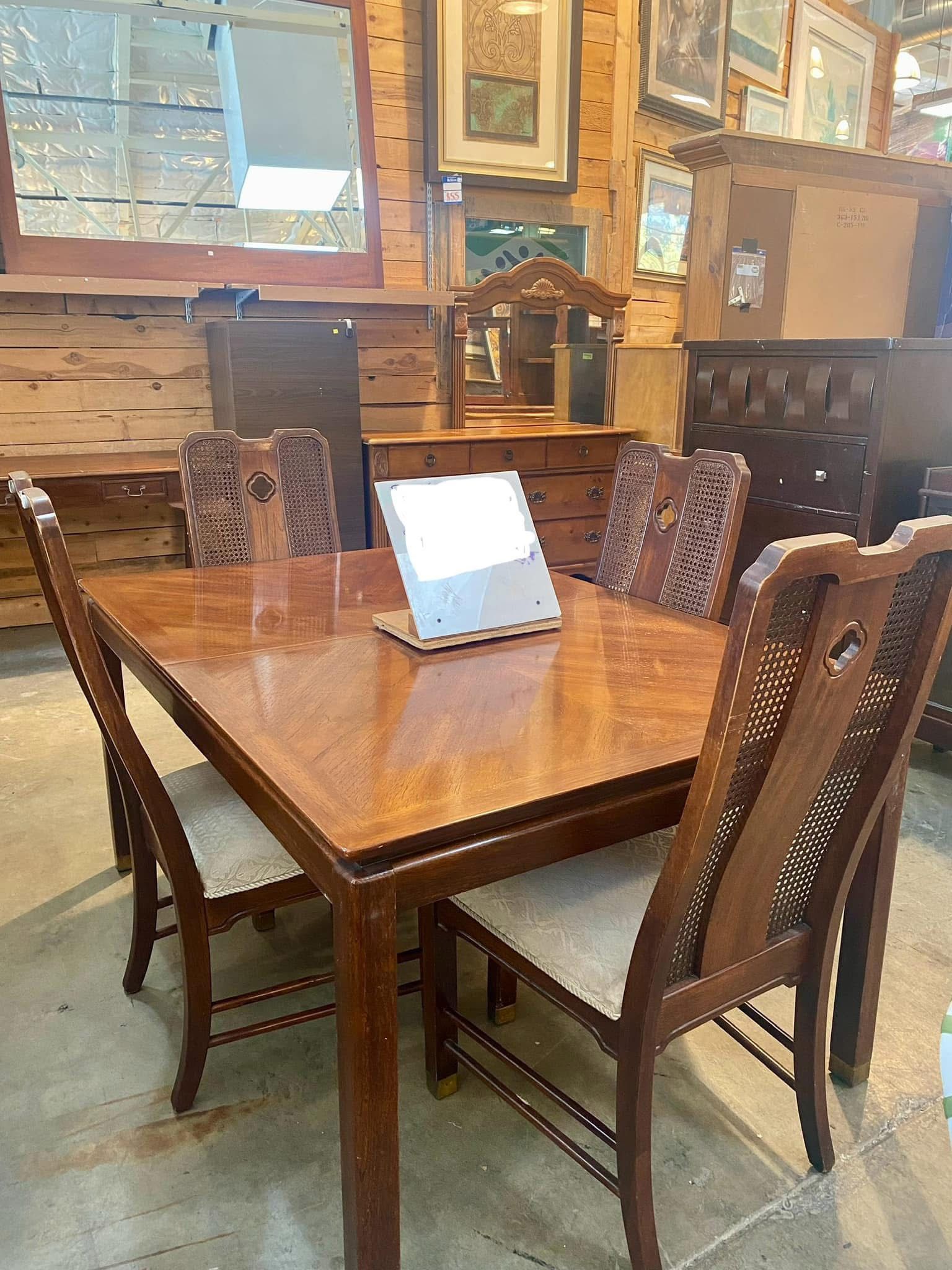 Dining Table & Chairs