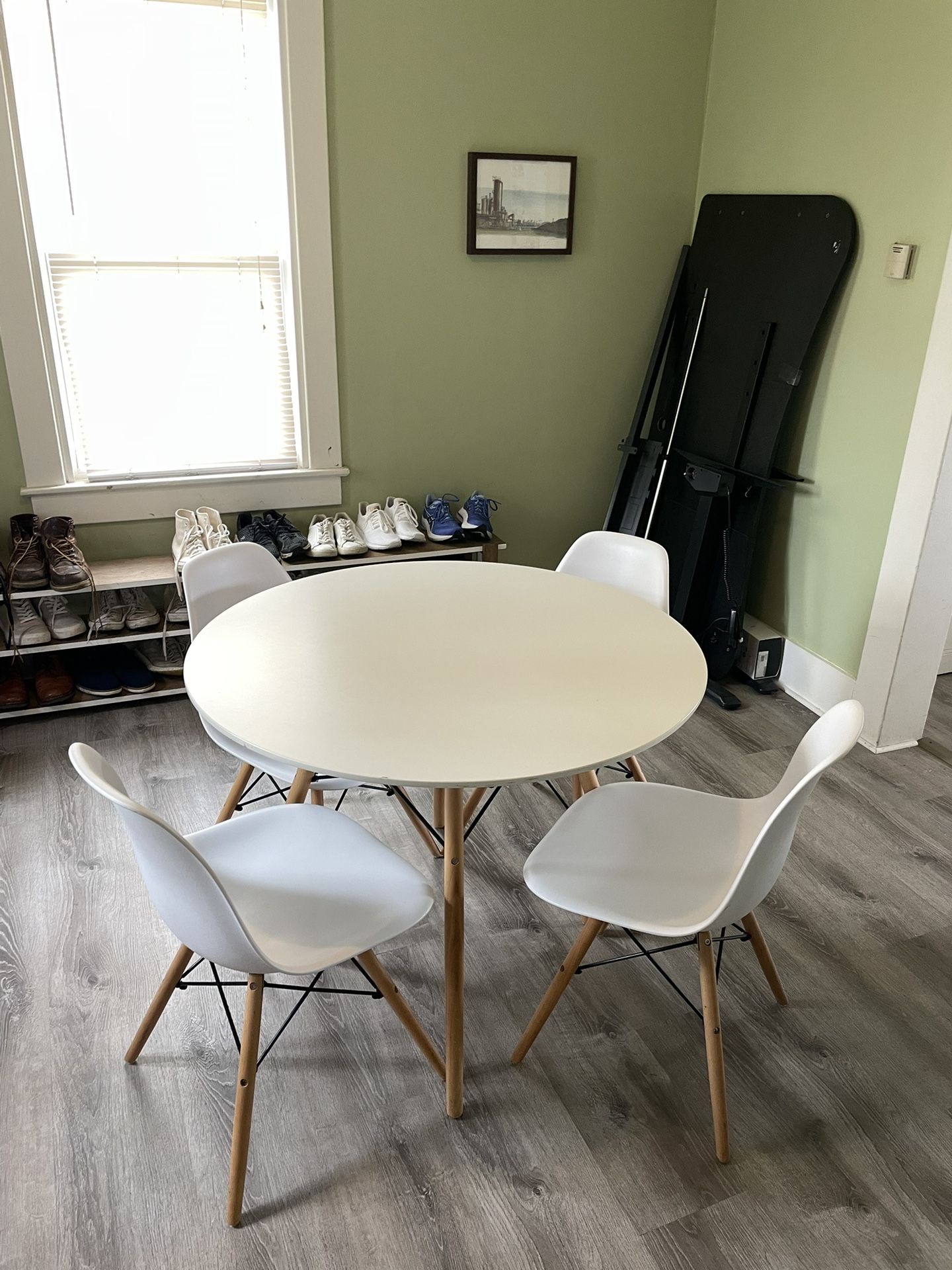 Dining Table And Chair Set 