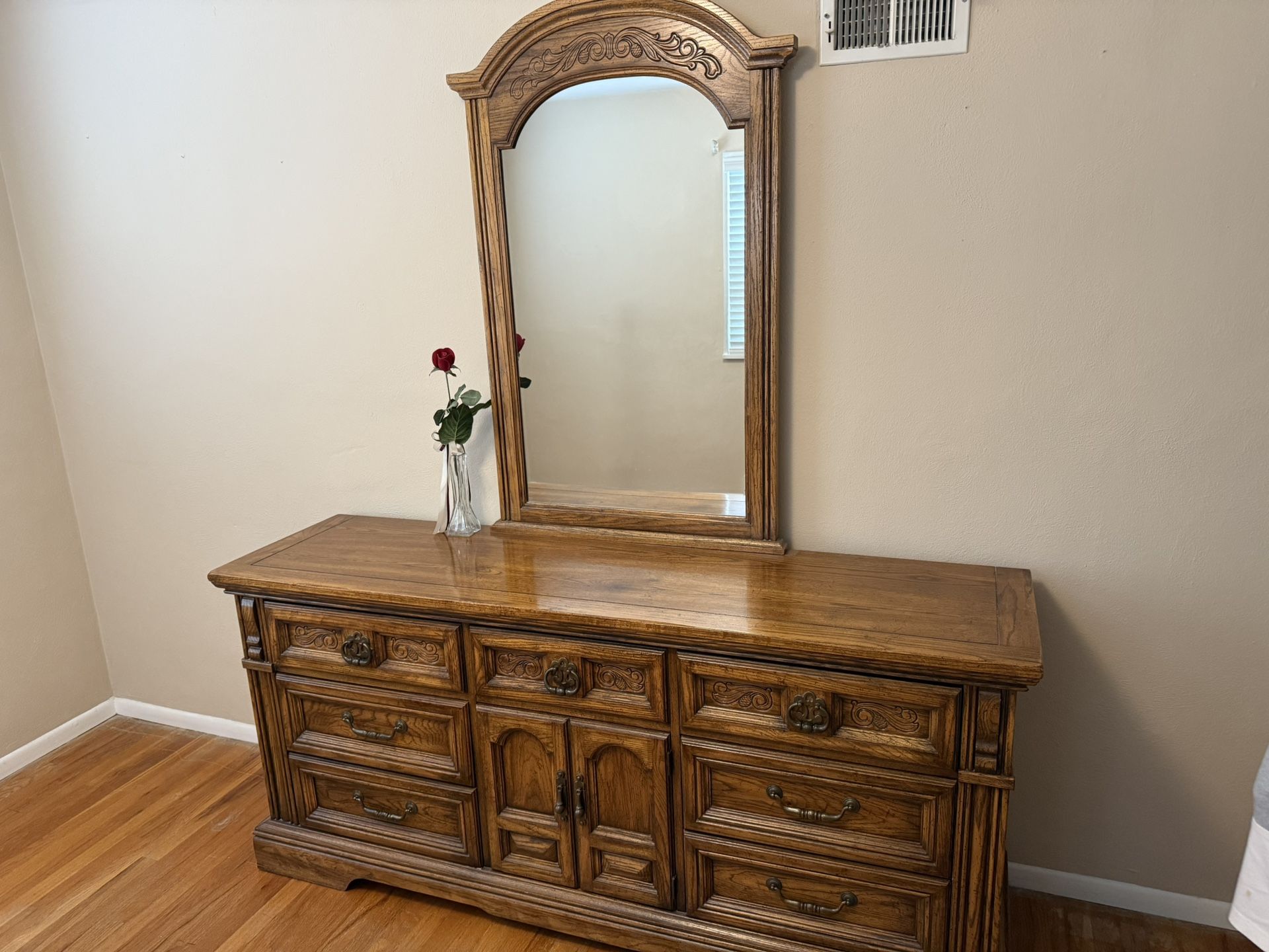 Wood Dresser With Mirror 