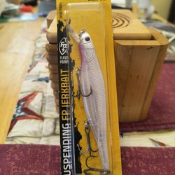 FISHING BOOYAH SUSPENDING JERKBAIT RATTLING