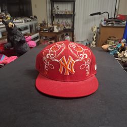 New Era New York Yankees 59Fifty 7 3/8 Fitted Cap MLB Genuine Merchandise With Embroidered Red Flower Design In New Condition