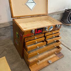 Long range fishing tackle box