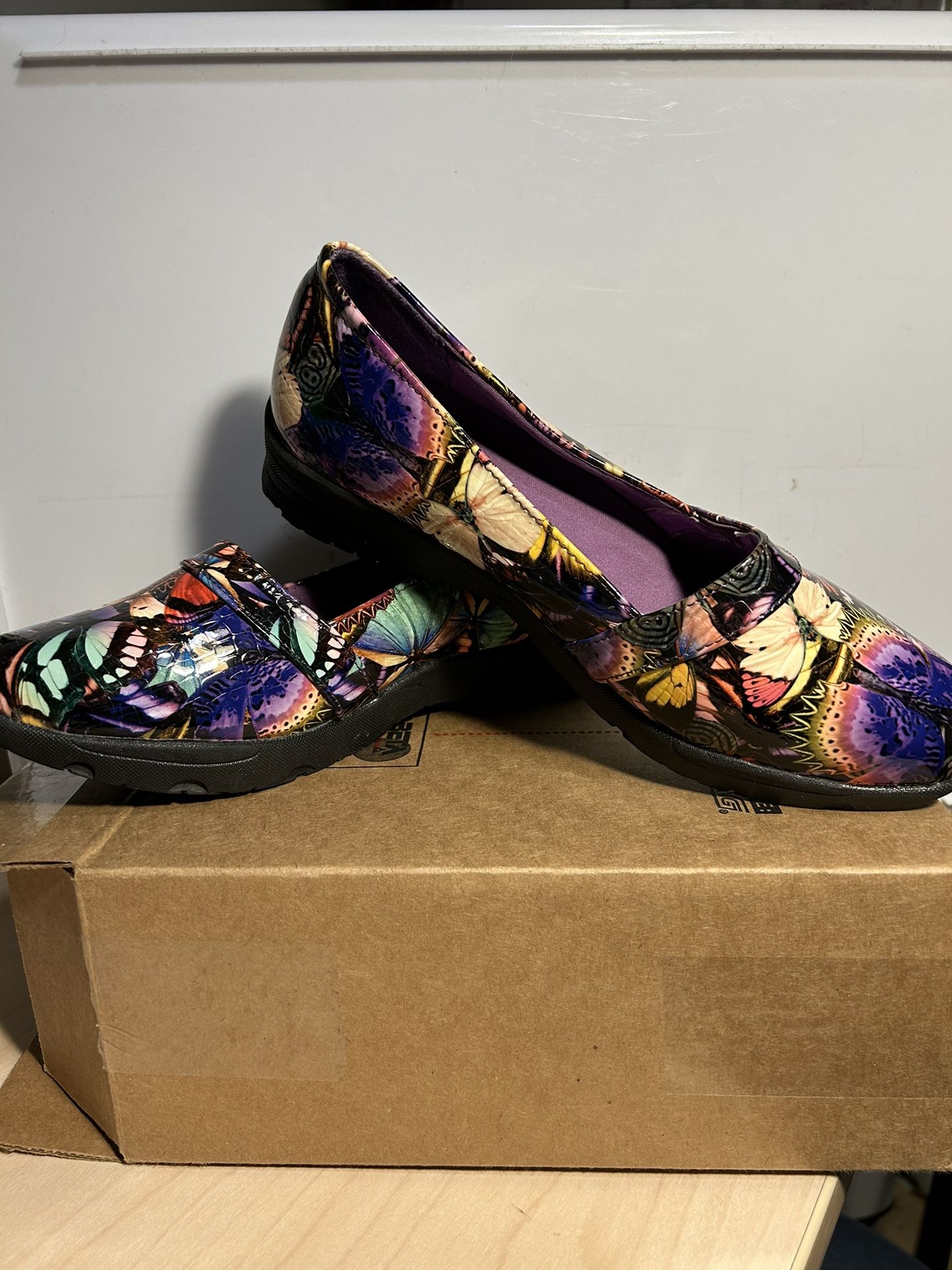 Women’s Flat Shoes. Pierre Dumas brand.Size 8.$30