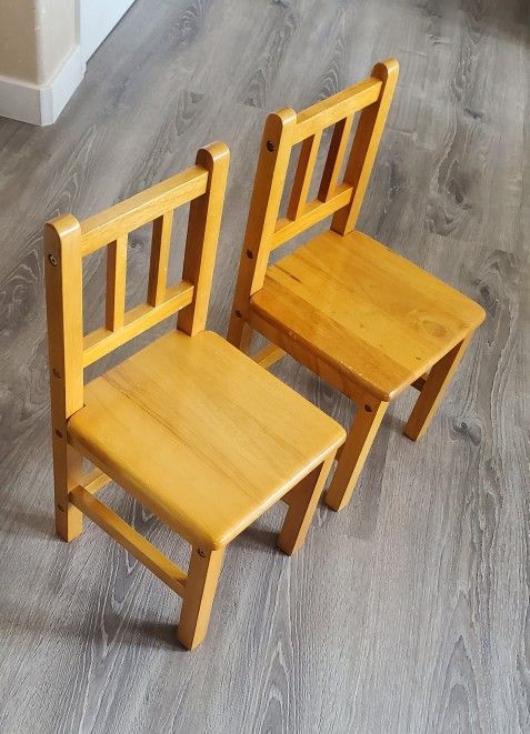 Solid wood toddler chairs